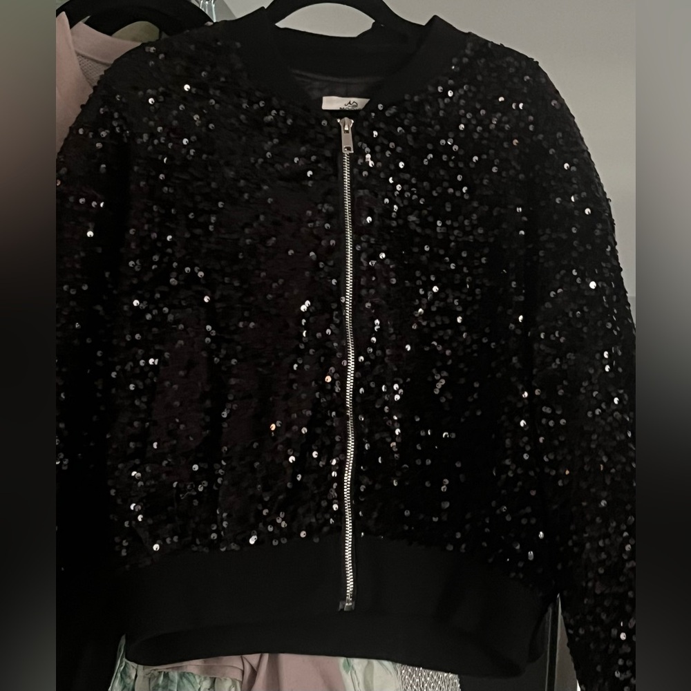 NWOT MOCHY SEQUIN BLACK BOMBER JACKET- INSANELY AWESOME 🤩 😍⭐️⭐️